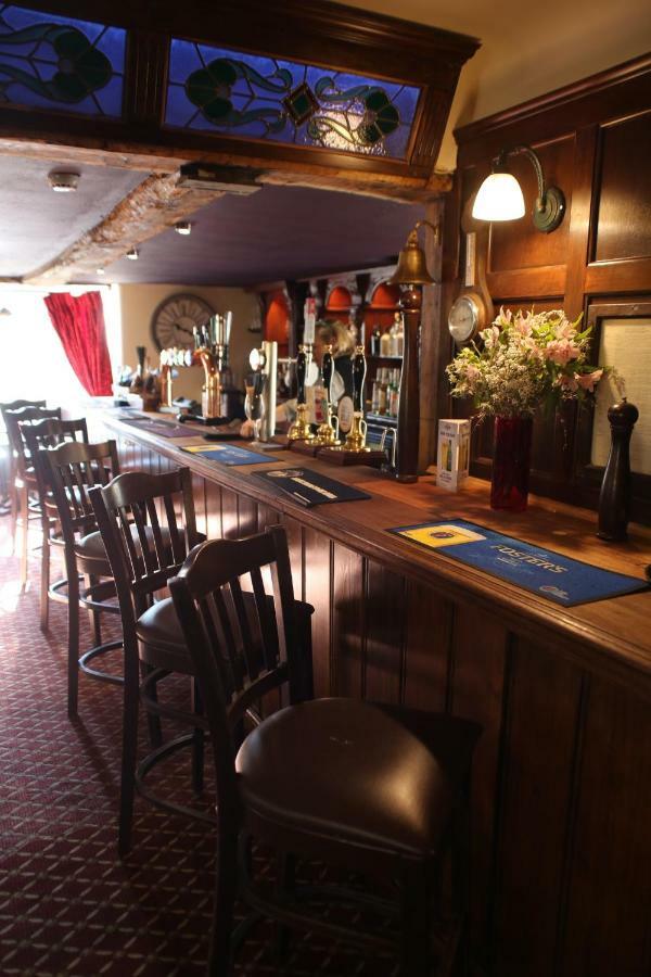 The Red Lion & Cellar Room, Betchworth Exterior foto