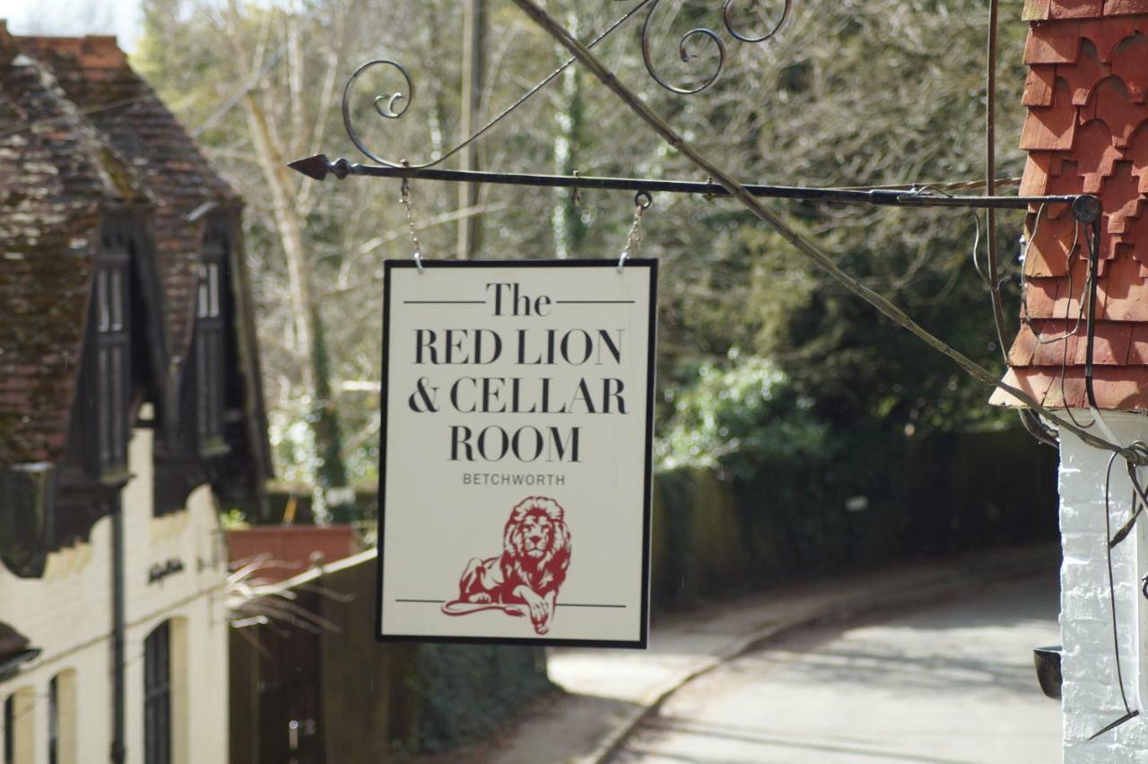 The Red Lion & Cellar Room, Betchworth Exterior foto
